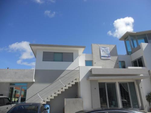 Pintu masuk, Zen Retreat City Center Near Train in Hato Rey Norte
