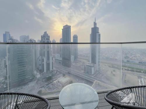Burj Crown Luxury 2BR I Balcony & Panoramic Views, Dubai (Foto 3)