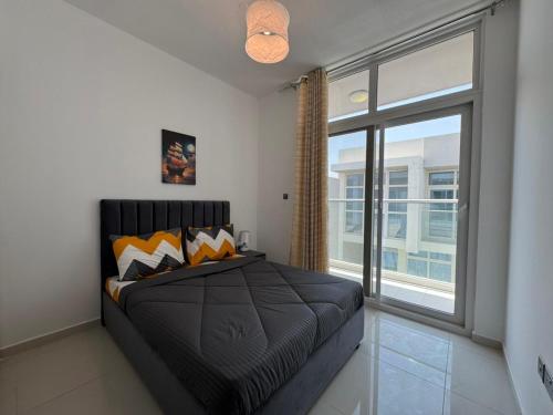 3 Bedroom Villa in Vardon Cluster Damac Hills 2 Peaceful Family Retreat By al sarya Holiday Homes, Dubai (photo 3)