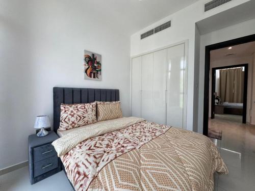 3 Bedroom Villa in Vardon Cluster Damac Hills 2 Peaceful Family Retreat By al sarya Holiday Homes, Dubai (photo 6)