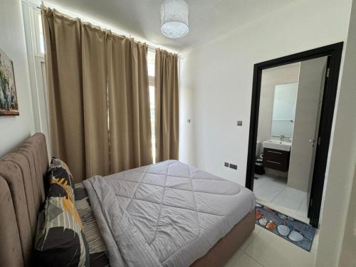 3 Bedroom Villa in Vardon Cluster Damac Hills 2 Peaceful Family Retreat By al sarya Holiday Homes, Dubai (photo 8)