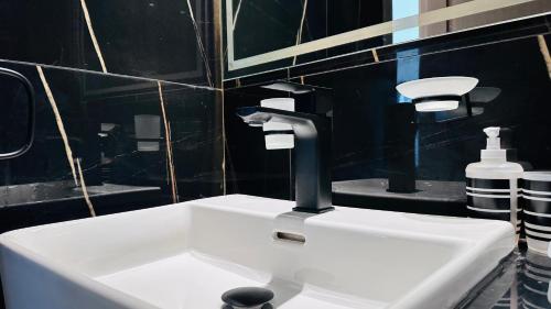 OYO HOME 1457 Premium 1bed Apartment In Jvc Bh, Dubai (photo 10)
