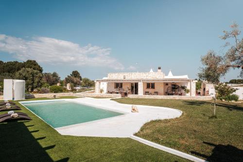 WHITE STONE HOUSE 6&1, Emma Villas
