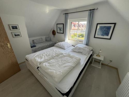 Apartment image 8