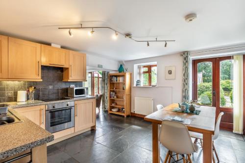 Petrock Holiday Cottages - image 10