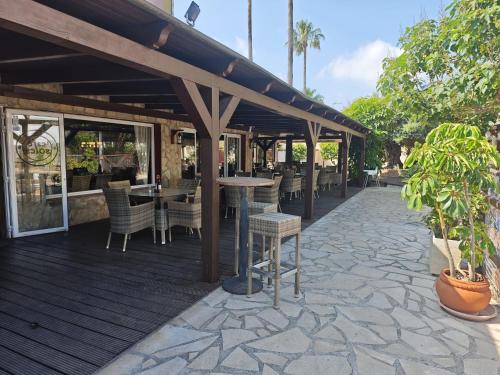 Restaurant, Alojamiento Cafe Soles in Les Marines Beach