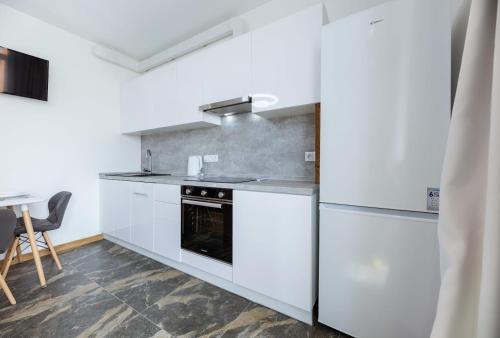 45 Kyiv Lovely Apartment in Nyvky Park in Svyatoshynskyj