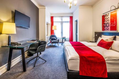 Scandic Palace Hotel - image 2