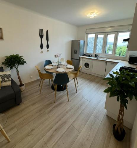 keittiö, PARIS-MONTROUGE Magnifique Appartement 2 piece de 36m2 - tres cosy pour 1 a 5 personnes refait a neu in Montrouge