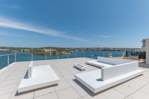 Hastinapura, acceso directo al mar in Es Castell