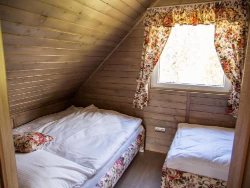 Two-Bedroom Chalet image 10