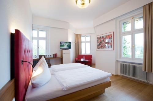 1 queen bed