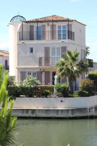 La Batelière, entre mer, Camargue et Canaux – khách sạn tại Aigues Mortes