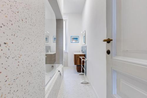 Elegant 3-Bedroom Apartment in Piazza Mazzini, Roma (foto 9)