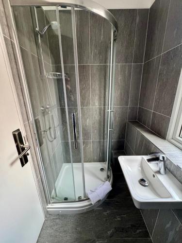 Brentwood Guest House - image 2