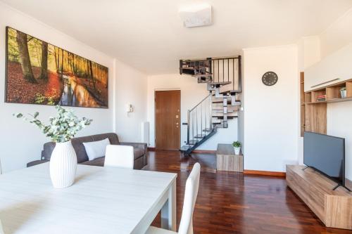 Seadmed, Sunny Terrace Duplex Garbagnate in Arese