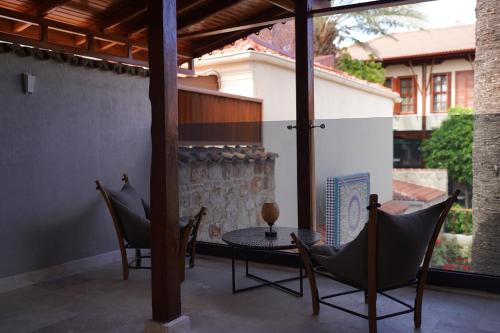 room detail thumbnail 1