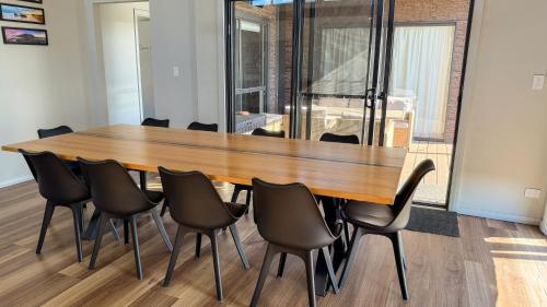 Marbles House - 4 Bedrooms, 8 Beds, Sleeps 10 - Pet Friendly in Hindmarsh Island