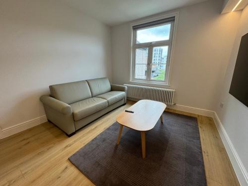 Brentwood Guest House - image 11