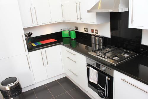 Brentwood Hotel & Apartments in Brentwood