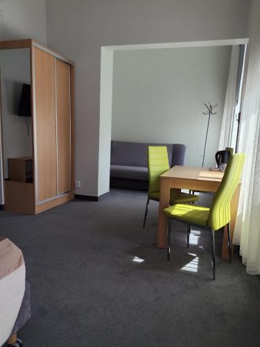 Twin Room with City View room in Hotelik w Centrum