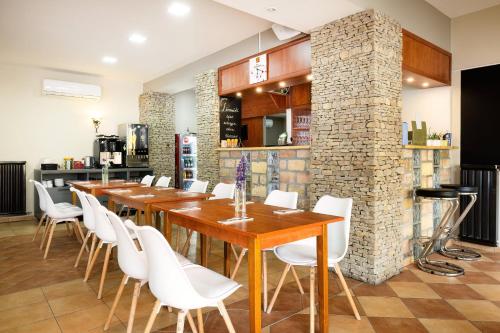 Restauracja, Pelso Panzio in Balatonlelle
