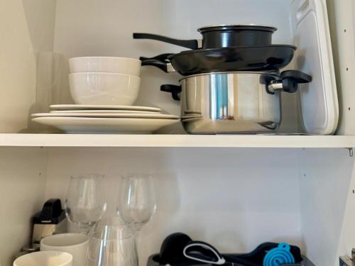 Chic Ensuite Studio - 10% OFF - 3 min to Trains -Pass The Keys - image 9