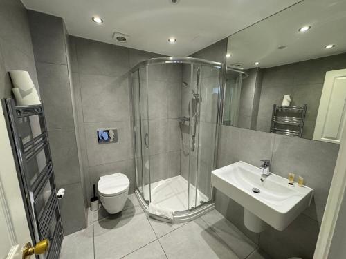 Brentwood Guest House - image 13