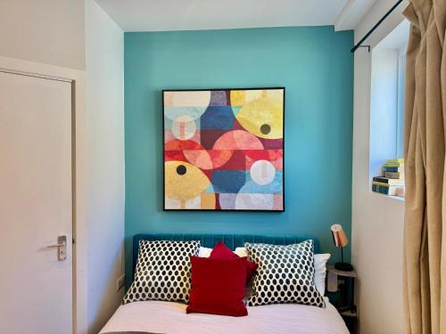 Chic Ensuite Studio - 10% OFF - 3 min to Trains -Pass The Keys - image 8