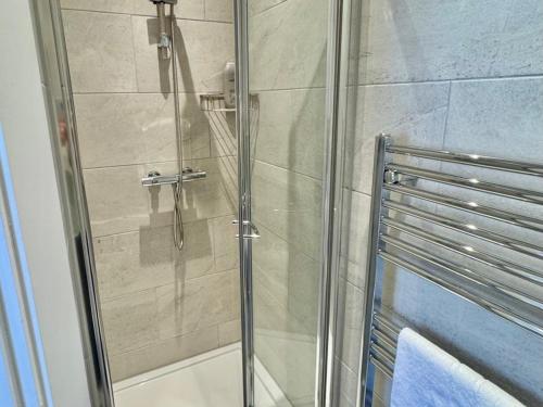 Trendy Studio Near Tube in Shepherds Bush Hotspot - Pass the Keys - image 3