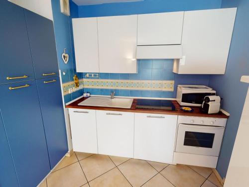 Apartment (4 Adults) image 10