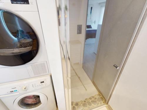 Apartment (5 Adults) image 9