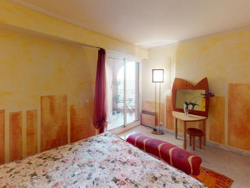 Apartment (4 Adults) image 6