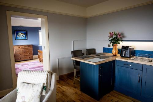 Kitchen, Cliff View Apartment in Knocknaranhy