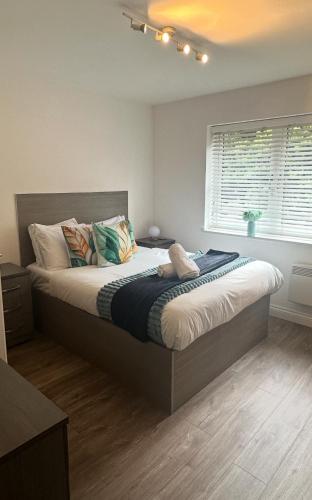Spacious 2 Beds with Gated Free parking WIFI,NETFLIX No Deposit Required, Birmingham (photo 6)