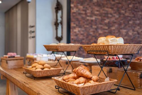 Manli Hotel Shanghai Pudong Airport Branch -Provide free shuttle buses to Pudong Airport and Disneyland