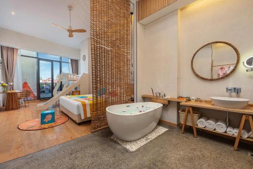 Manli Hotel Shanghai Pudong Airport Branch -Provide free shuttle buses to Pudong Airport and Disneyland