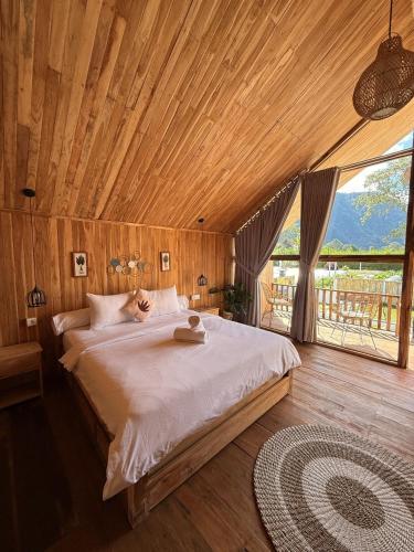 Glamour camping bedugul near Ulun Danu Bratan Temple