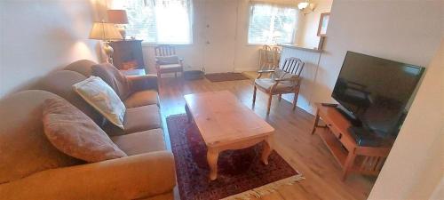 Full 1 Bed Beach Condo #227 in คาร์พินเทเรีย (CA)