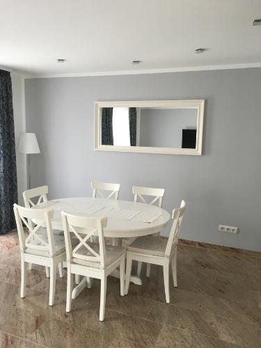 Merkel Villa Apartamente - image 5