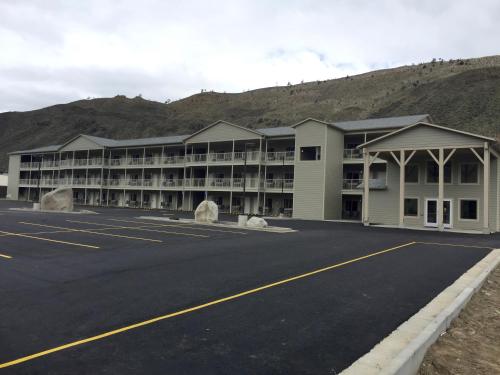 エントランス, イエローストーン ビッグ ロック イン (Yellowstone Big Rock Inn) in ガーディナー（MT）