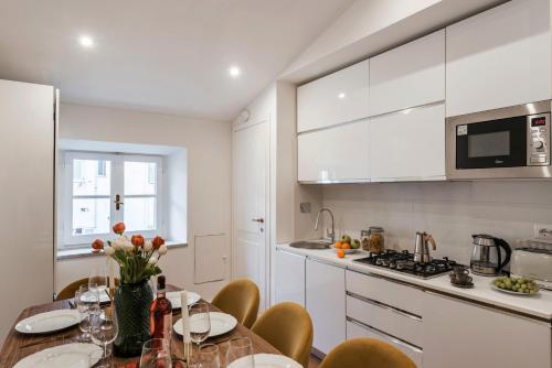 The Best Rent - Refined multi-room apartment in Termini area, Roma (foto 7)