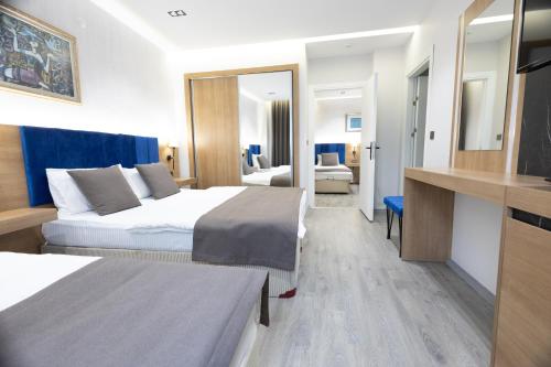 2 bedrooms, 4 beds