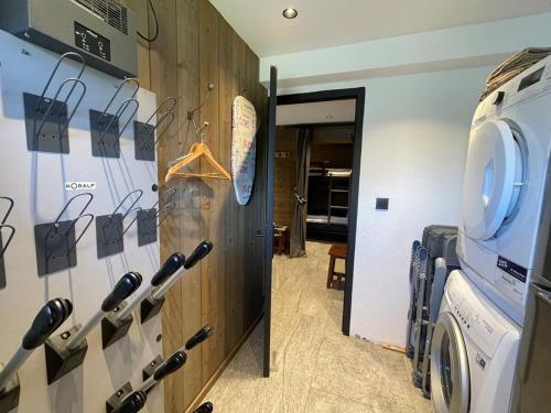 Appartement Crest-Voland, 4 pièces, 6 personnes - FR-1-733-16 (Appartement renove, 6 pers, 2 ch + coin montagne, centre Crest-Voland, parking, skiroom, WIFI - FR-1) in Crest-Voland