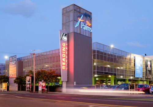 Cozy and sunny room near City To Seapath in Shirley