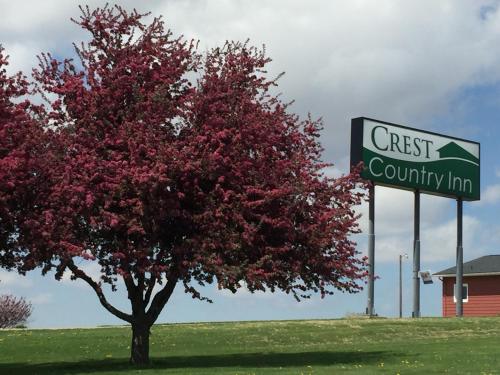 Crest Country Inn