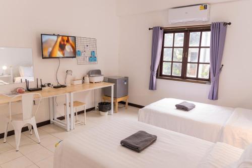 Jida Place Room Type - Standard Twin Room with Shared Bathroom