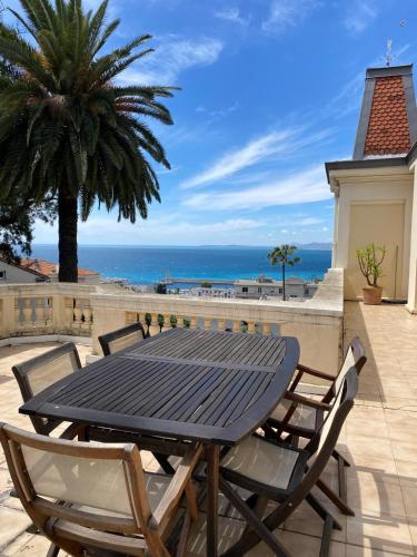 PALMERAIE - Magnifique appartement d'époque avec Vue Mer 4 personnes avec terrasse Le Port Nice, Nice (photo 4)