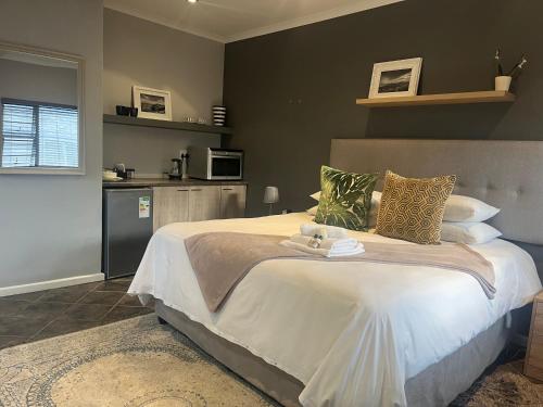 Luxury Suites on Santorini - East London