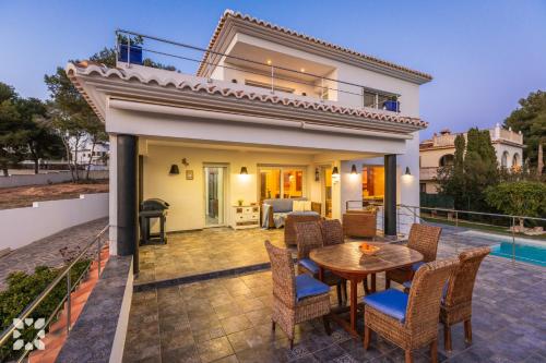 Villa Bernia by Abahana Villas - image 4